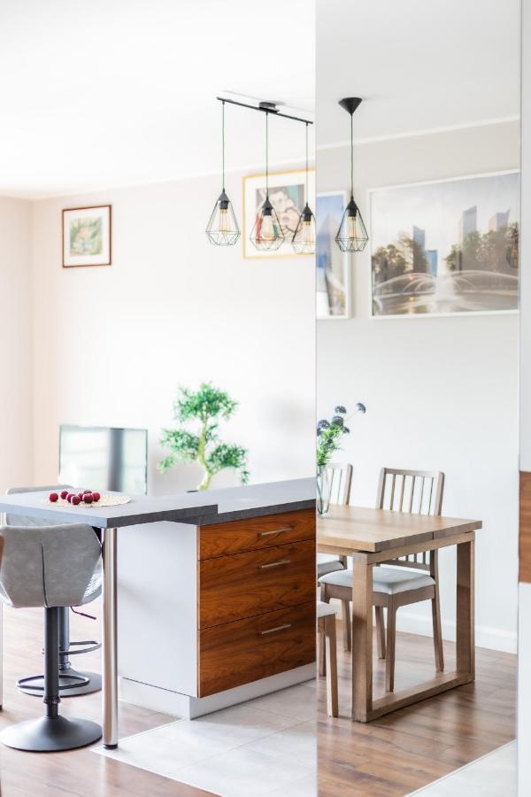 Superapart Bobrowiecka 3 *